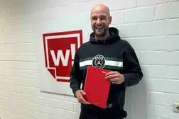 Xander ist unser neuer Etiketten-Spezialist